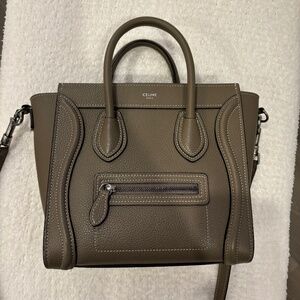 100% authentic Celine bag
Bag is reposted because the sale was cancelled